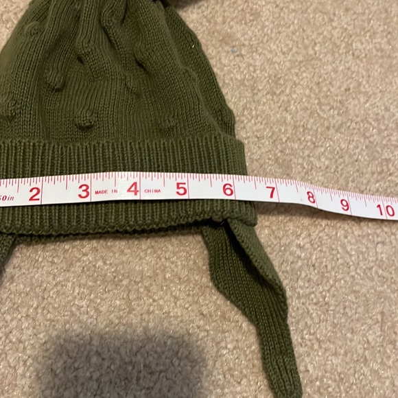 NWT newborn Pom Pom beanie, Cat & Jack, dark olive, unisex, 0-6 months - Picture 4 of 6